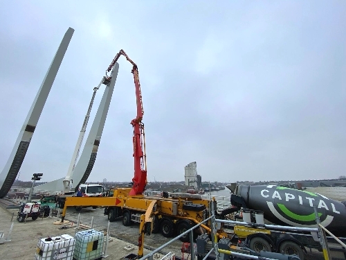 GullwingBridge1.jpg GullwingBridge1.jpg