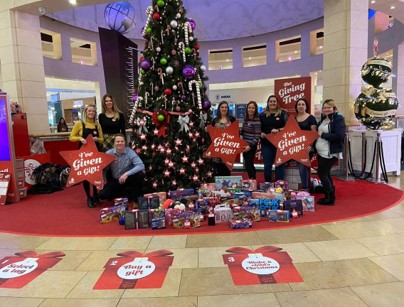 Brett 110 - Helping To Make It A Happier Christmas - 1.jpg