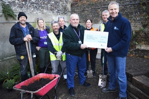 Brett 110 - Volunteering for Porchlight - 10.jpg