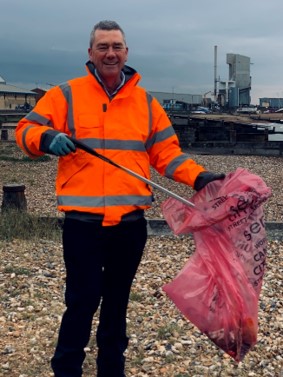 Brett 110 - Whitstable Beach Litter Pick - 2.jpg